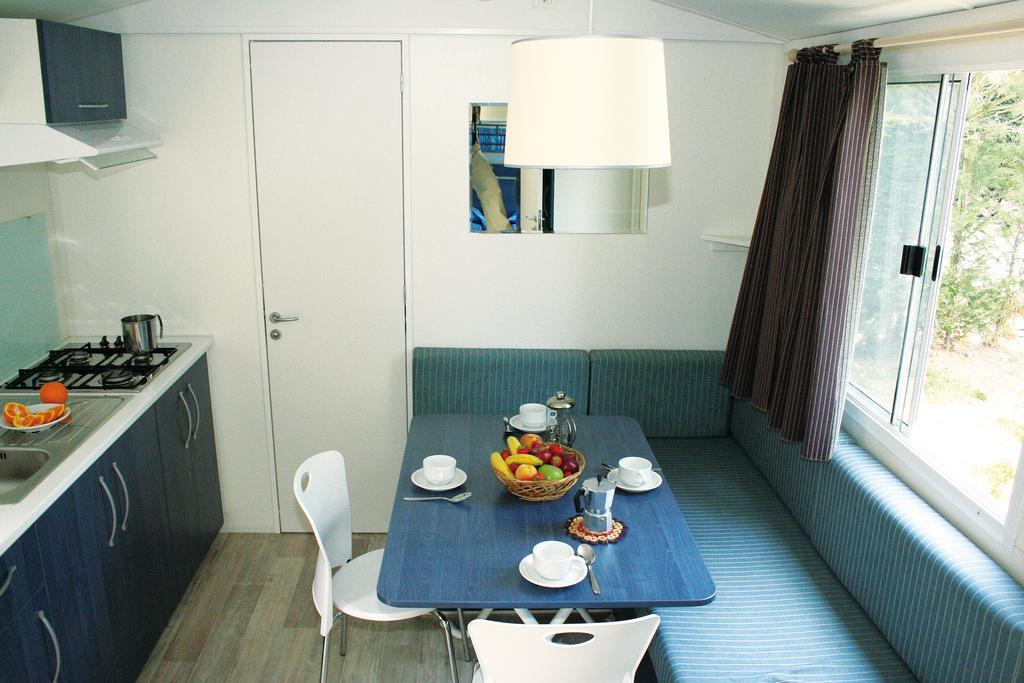 Happy Camp Mobile Homes In Camping Village Rosapineta ロゾリーナ・マーレ エクステリア 写真